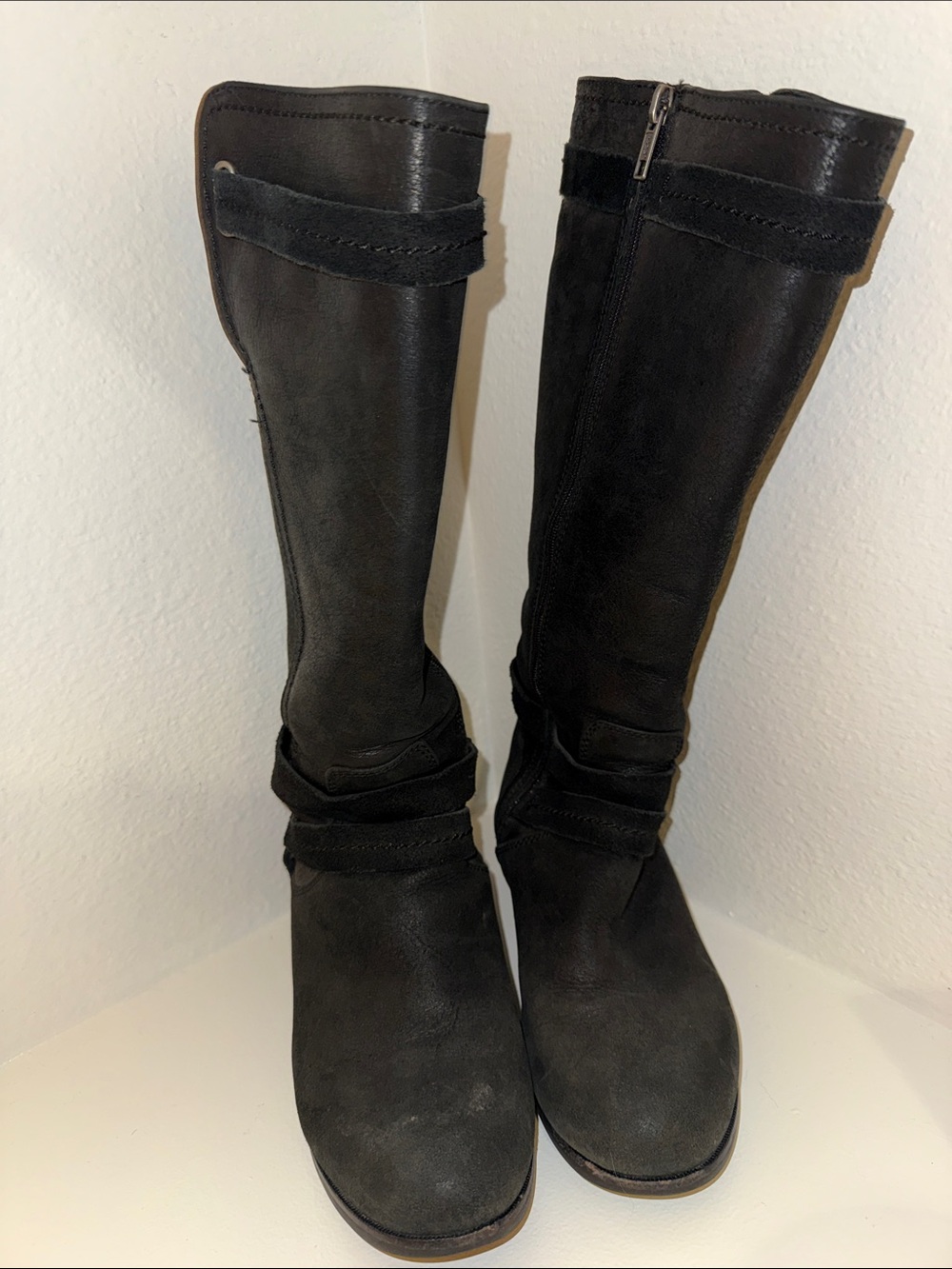 UGG Women’s Darcie Knee-High Riding Boots Black with Zippers